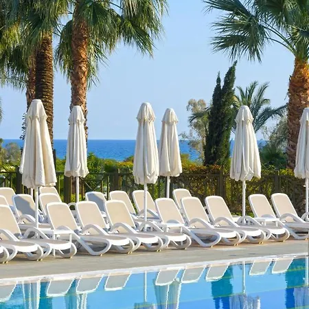 Novum Garden 5* Sidé