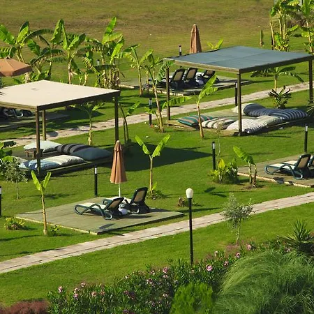 Novum Garden Semesteranläggning (resort) Side