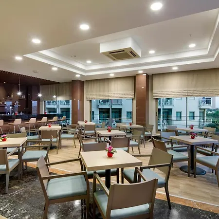 Semesteranläggning (resort) Novum Garden 5*